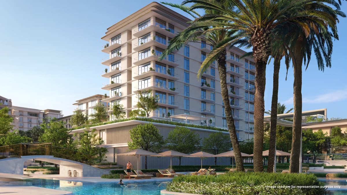 Emaar Avonlea's stunning pond pool at Rashid Yachts and Marina, blending elegance with serene waters.