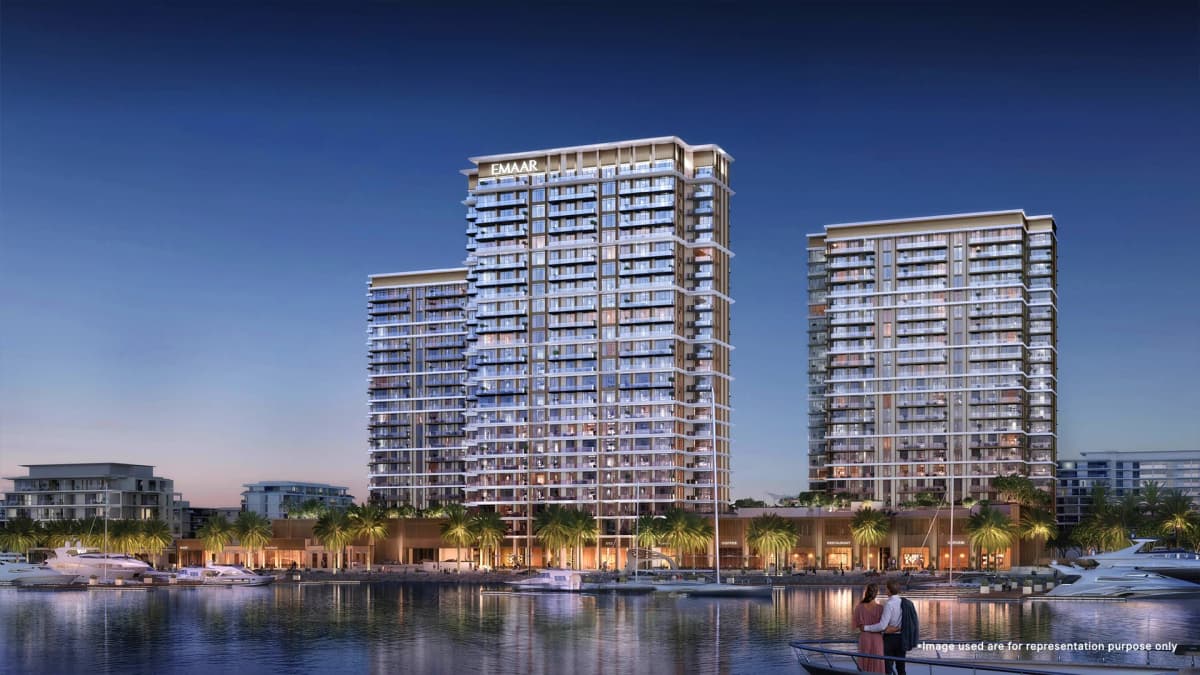 Luxurious new Emaar Marina Views At Rashid yachts And marina waterfront apartments and penthouses in Dubai, designed with floor-to-ceiling windows, sleek interiors, and private terraces that offer stunning views of the coastline.
