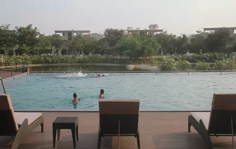 Sterling Villa Grande villa in Bangalore Swimming-Pool